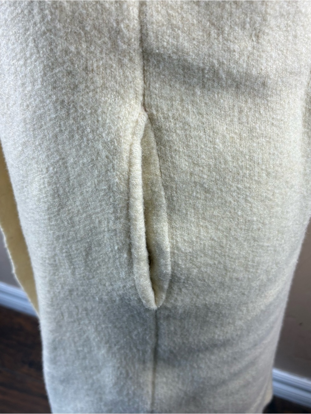 L’Academie London Cardigan Cream Knit Sweater Women’s Size Small Soft Minimalist - Picture 9 of 15